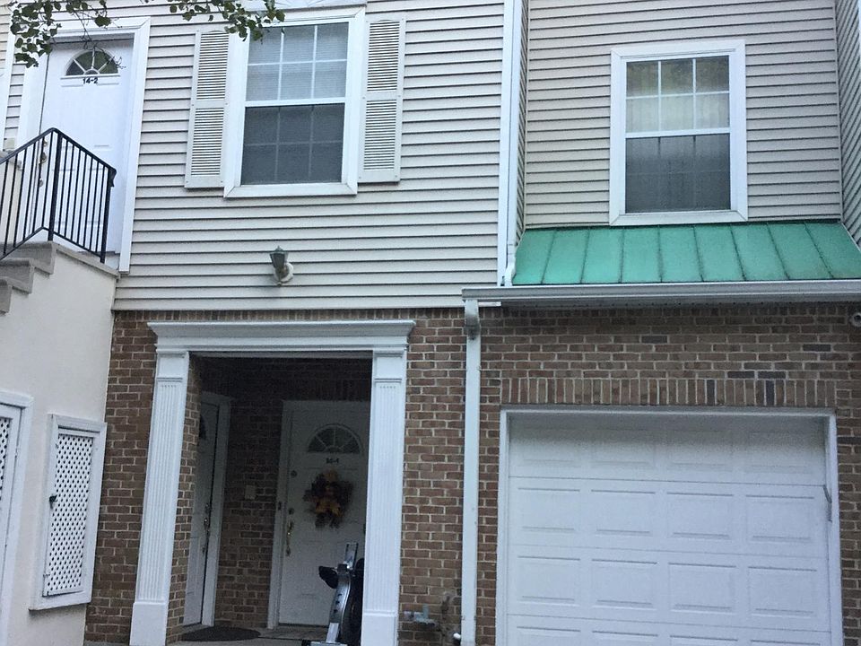 FL1 - House Front - Garage and Driveway