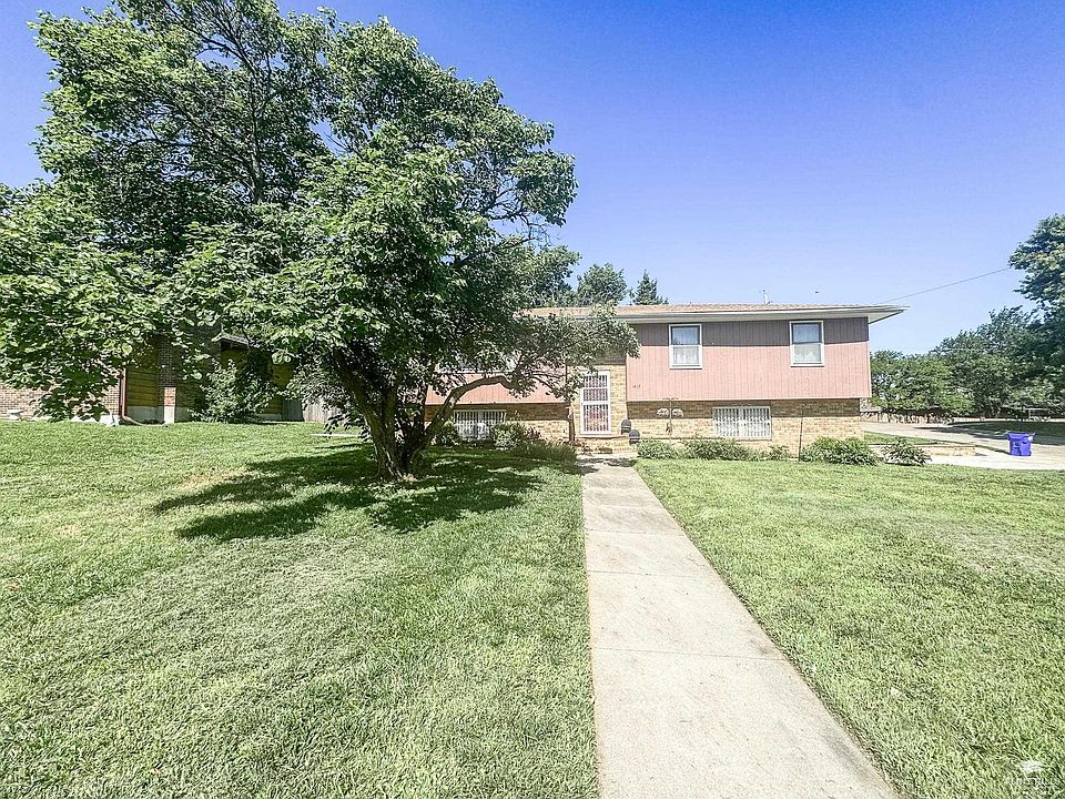 1st image of 1417 Skyline Dr