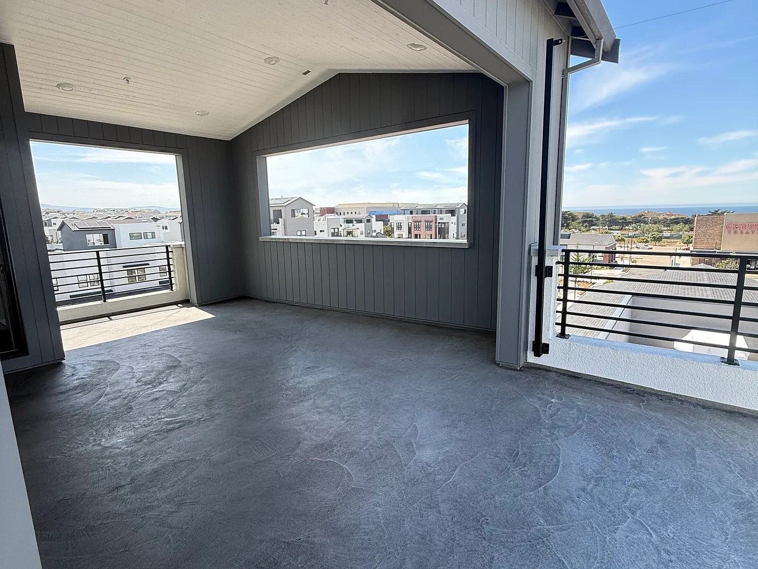 2 bed, 2.5 bath, 2500 sqft, $5,950 — Photo 3