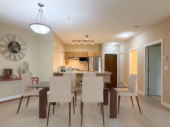 1153 Kensal Pl #218, Coquitlam, BC V3B 0G8