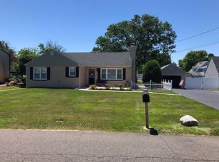 207 Skyline Dr, Feasterville, PA 19053