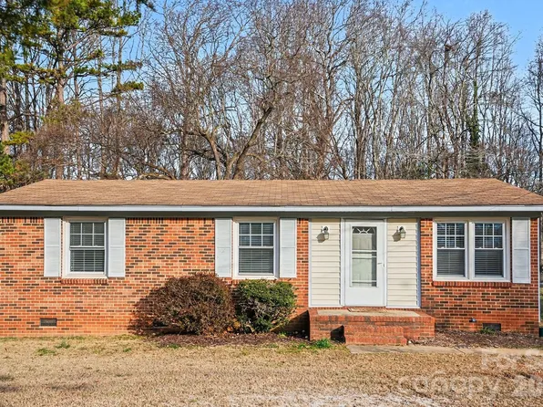 4720 Charlie Hipp Rd, Charlotte, NC 28214