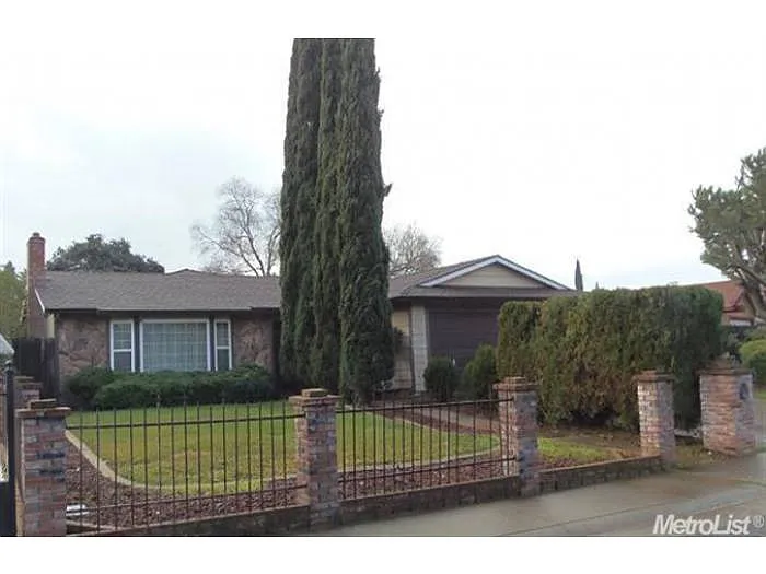 10224 Rockingham Dr photo 1
