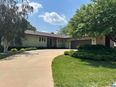 1205 W 37th St, Sioux Falls, SD, 57105