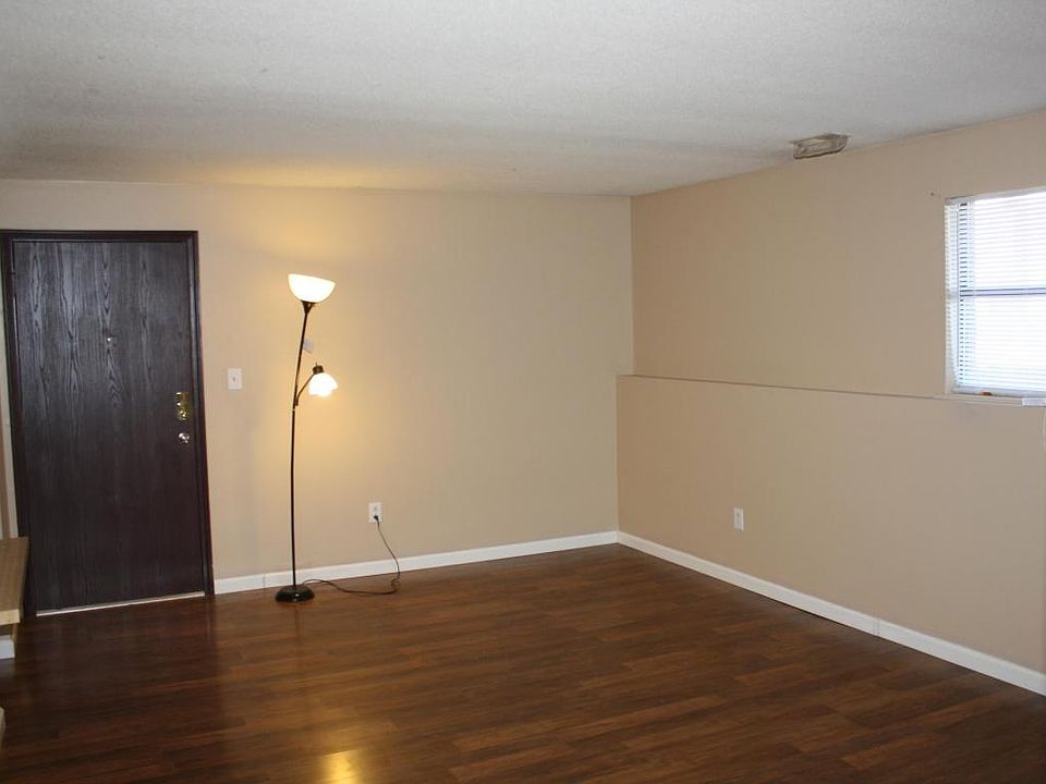 1st image of 505 Columbia Dr APT I