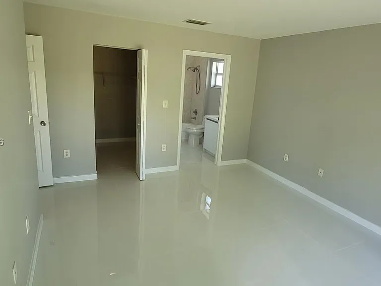 10270 SW 173rd Ter — Photo 8