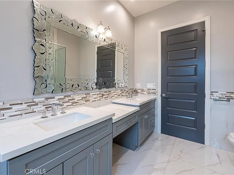 6940 Peach Ave — Photo 40