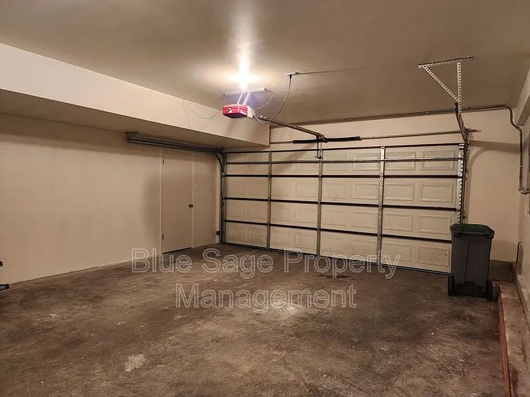 1965 Baker View Dr — Photo 36
