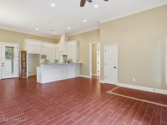 5th image of 107 Copper Ln