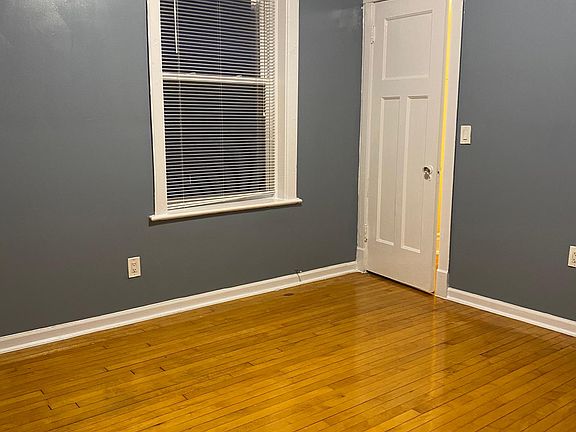 5th image of 1627 W Farragut Ave APT 1