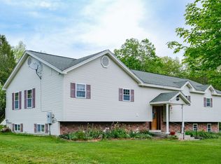 5 Malagash Rd, Proctorsville, VT 05153