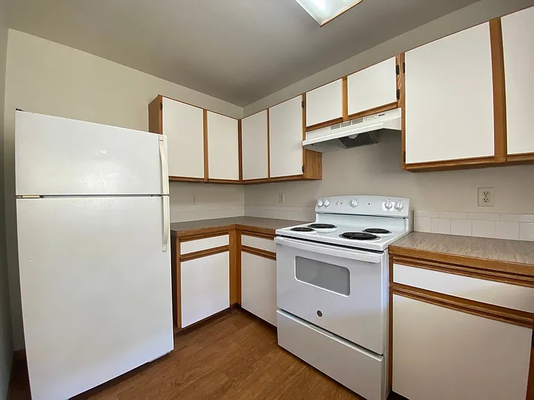 219 W Myrtle St #D — Photo 3