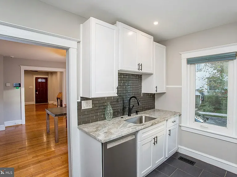 501 E Mount Airy Ave — Photo 17