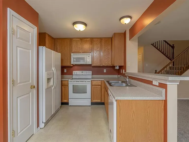 162 Bayhill Village Dr — Photo 4