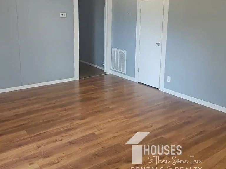 3 Bradley St — Photo 5
