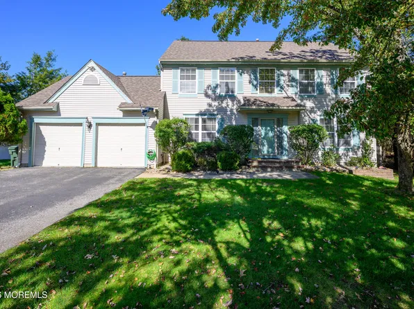 5 Hunters Green Court, Howell, NJ 07731