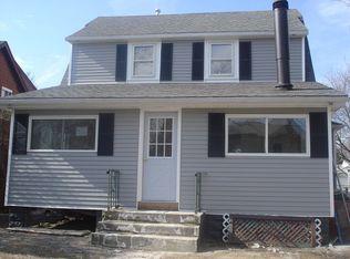 65 Tourtelot Ave, Warwick, RI 02886