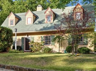 3 Sunset Ter, Maplewood, NJ 07040