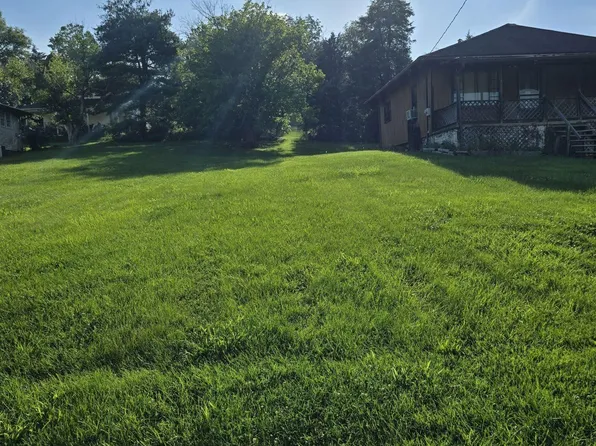 29 Hazel St, Gallipolis, OH 45631