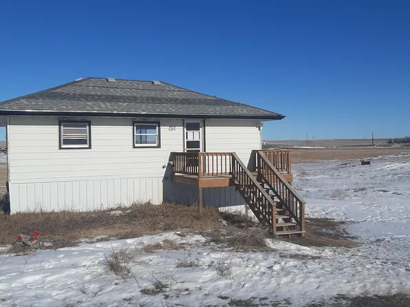 8010 68th St NW, Stanley, ND 58784