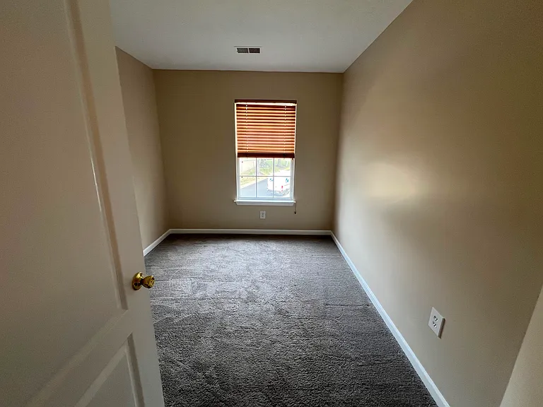 2495 Deerfield Ln — Photo 5