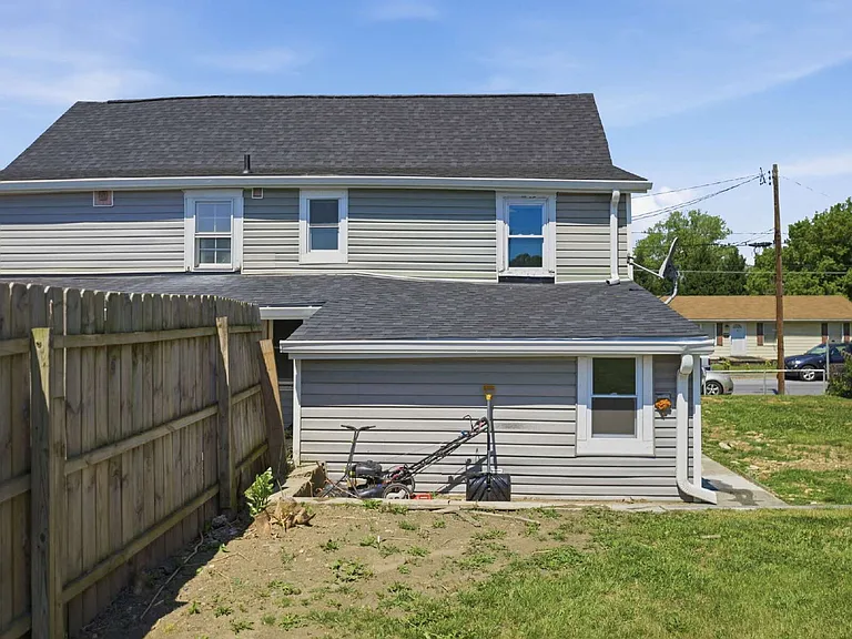 116 S High St — Photo 21
