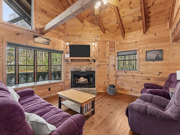 5th image of 17 Deer Track Rd