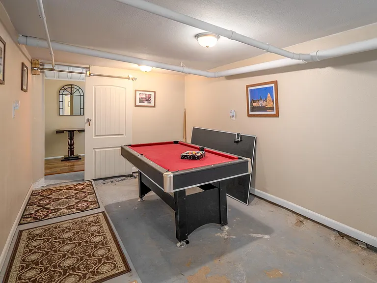 26 Hanover St #B — Photo 23