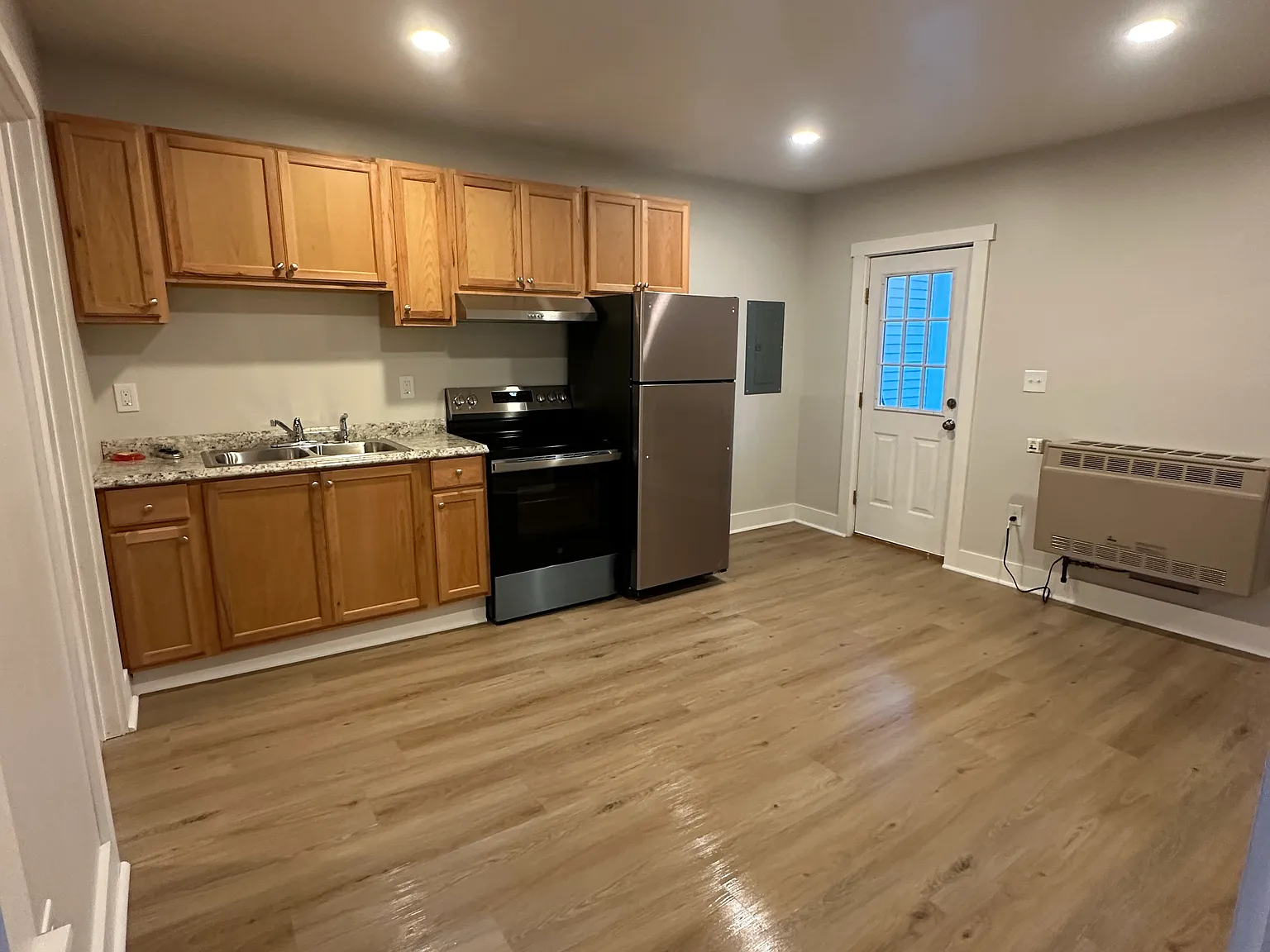 1 bed, 400 sqft, $950 — Photo 3