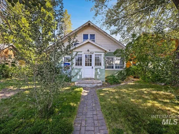 227 Garnet Ave E, Fairfield, ID 83327