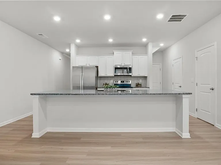 239 Turner Ln — Photo 6