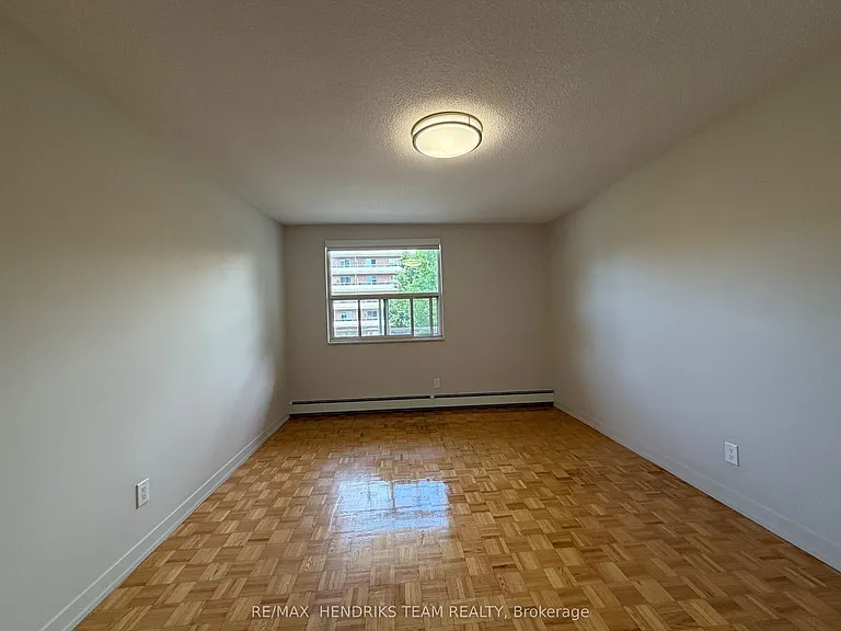 33 Leaside Dr #203 — Photo 7