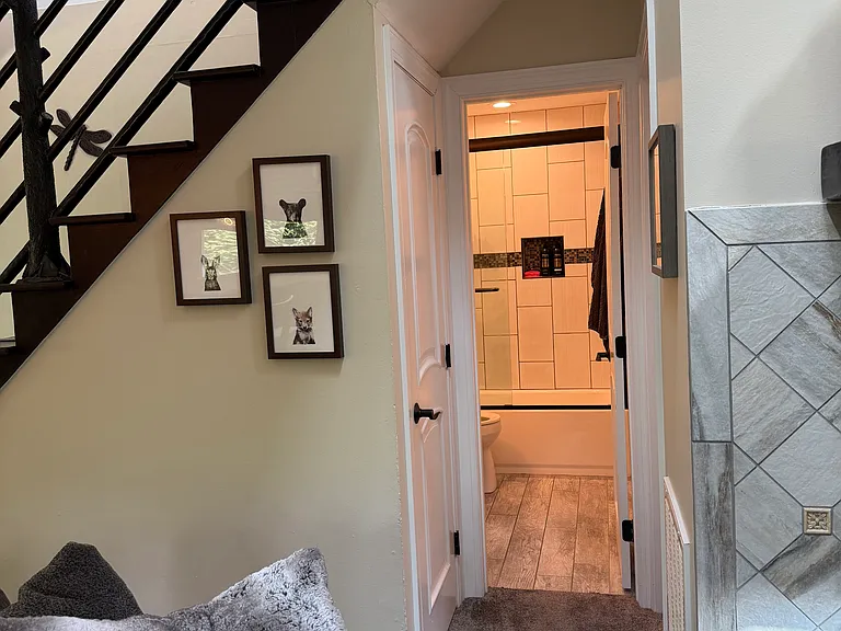 200 Pine Dr — Photo 8