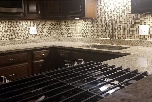 3rd image of 4219 Colonial Dr
