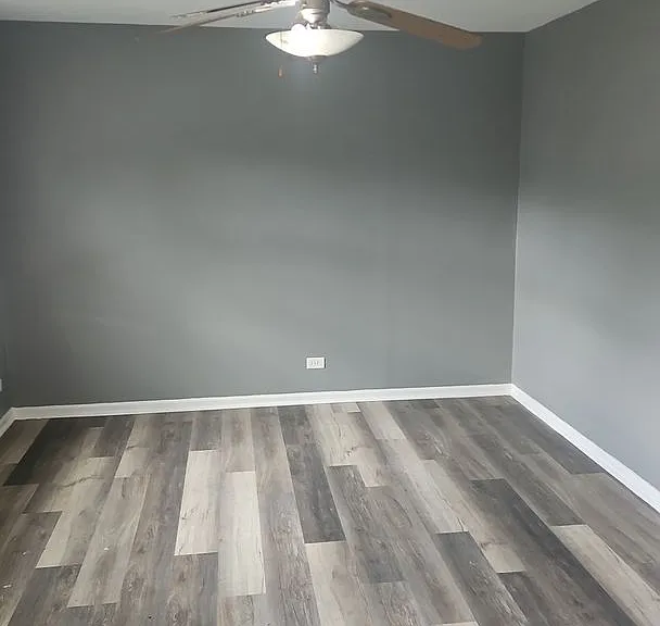 940 Miller Ave — Photo 3