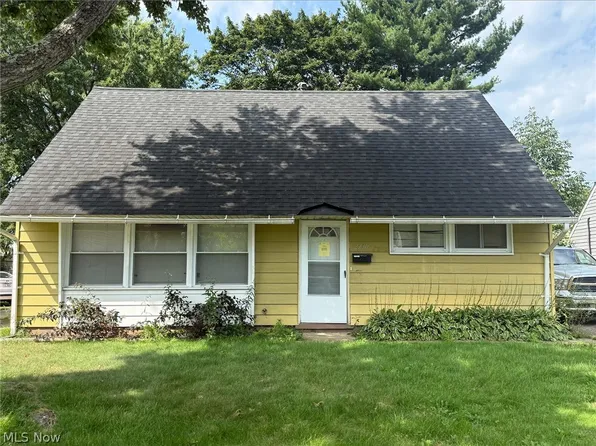 2230 Larchdale Dr, Cuyahoga Falls, OH 44221