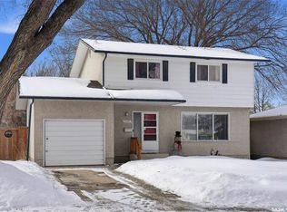 2349 Easthill, Saskatoon, SK S7J 3E4