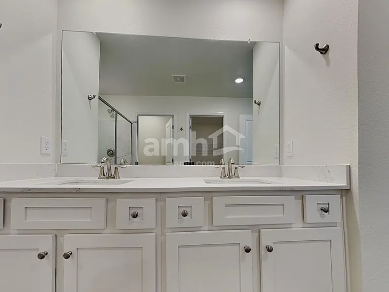 1016 Grafton Ridge Dr — Photo 15