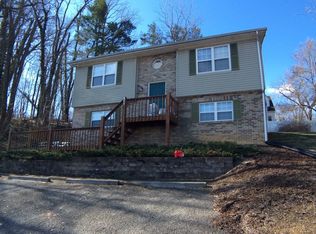 609 Howe St, Radford, VA 24141