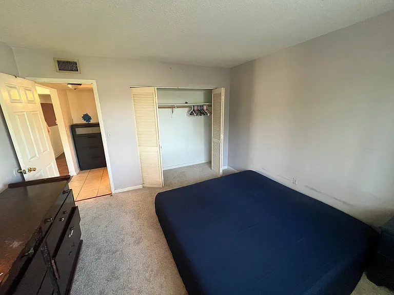 136 Country Club Dr #D — Photo 11