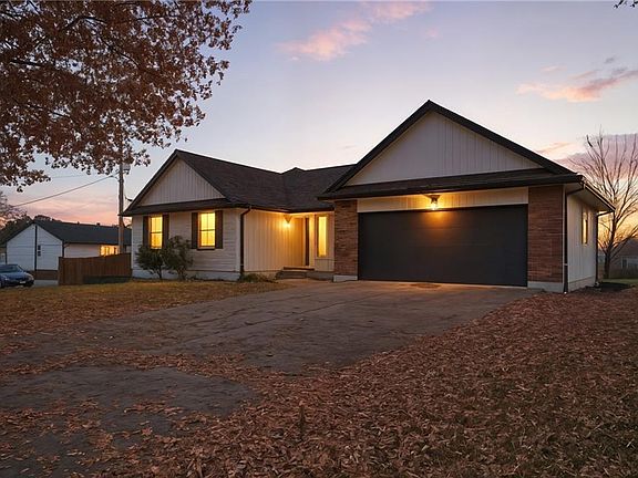 2nd image of 1105 Outlook Dr