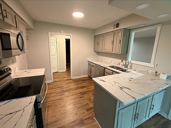 3rd image of 179 Mysen Cir