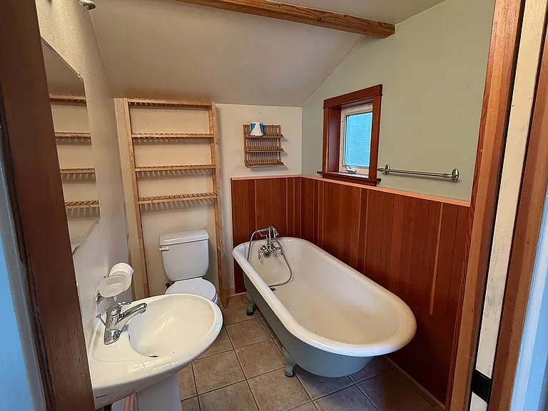 Bath clawfoot tub only