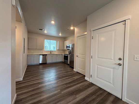 5th image of 1091 Carr St #104