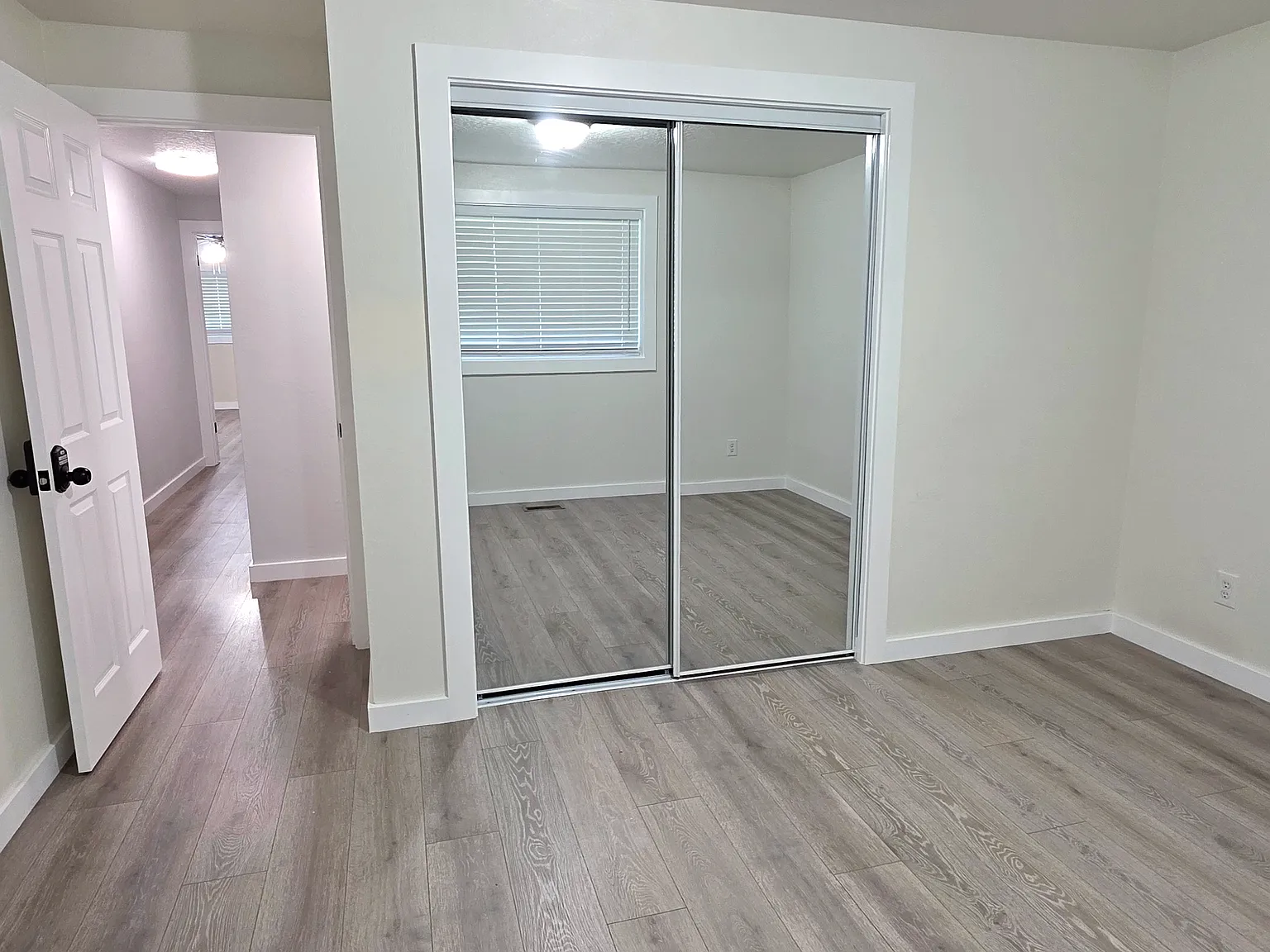 4 bed, 2084 sqft, $750 — Photo 1