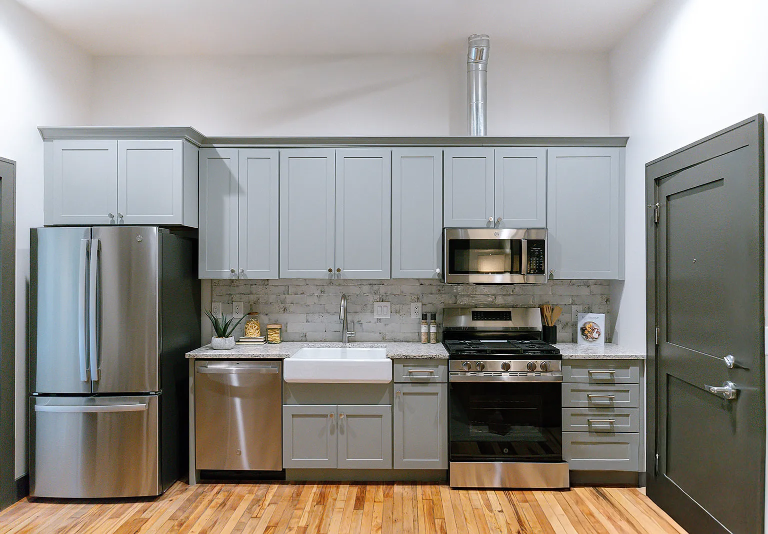 Studio, $1,900 — Photo 4