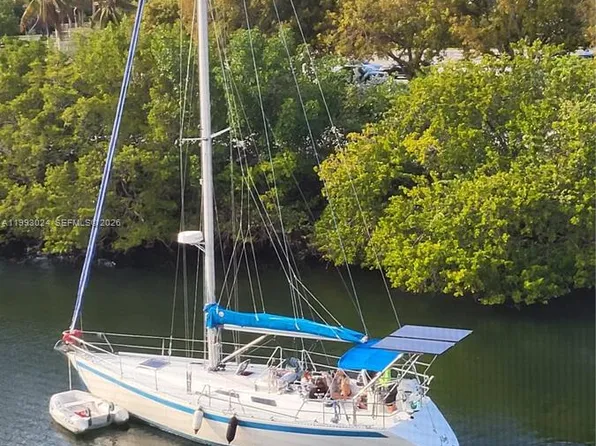 3401 N Country Club Dr APT 402, Aventura, FL 33180