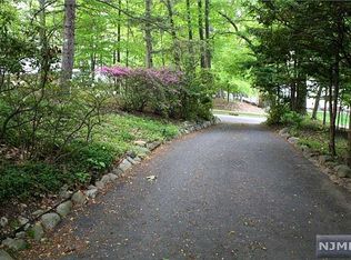 219 Homestead Pl, Park Ridge, NJ 07656