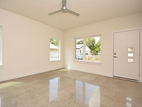 3rd image of 5405 Sunshine Dr #2