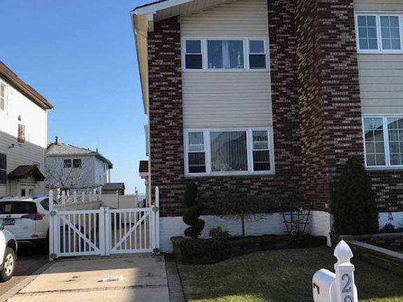3rd image of 22 Strawberry Ln